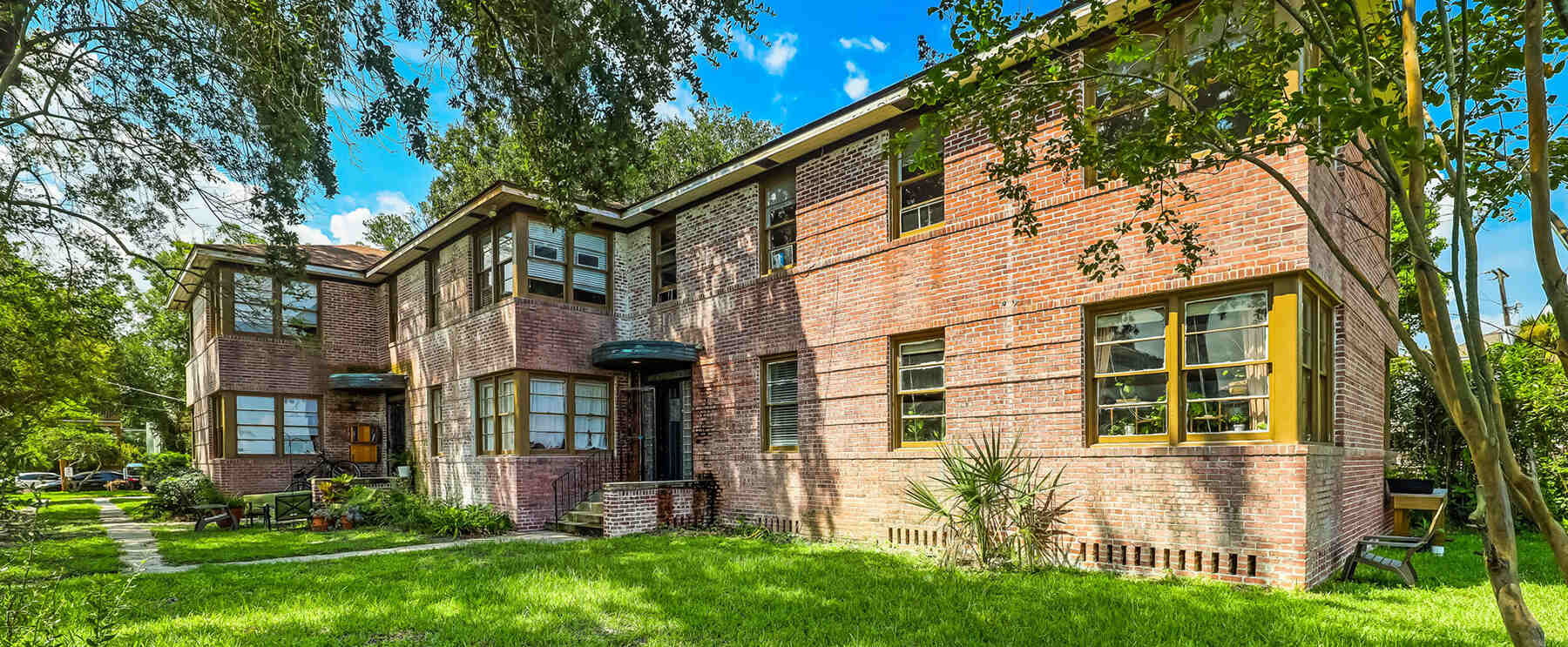 2746 Vernon Terrace Unit 6 Brick Building