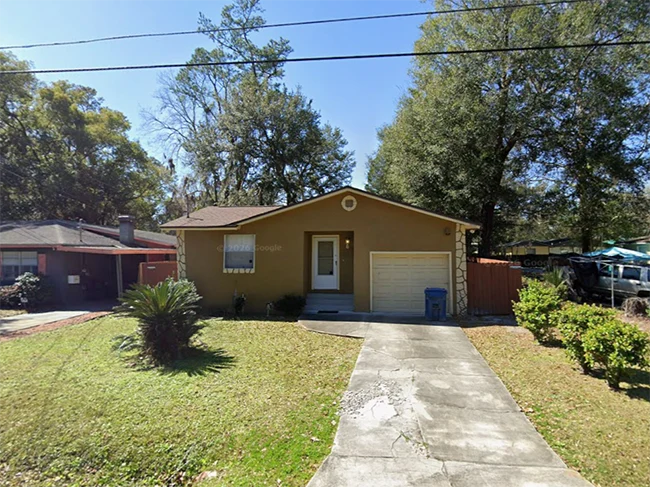 Riverview Home Outside Before